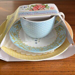 The English Table Fine China Afternoon Tea Set - Brand New - Gift able!